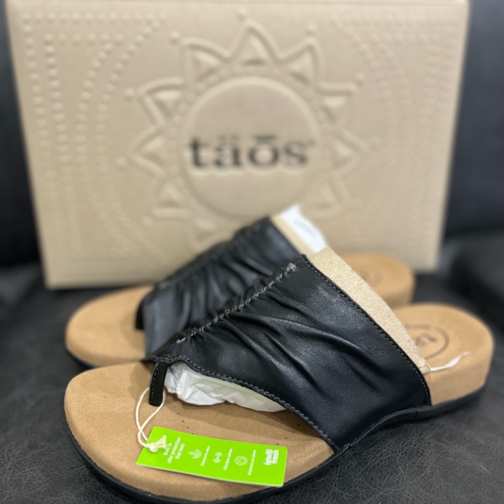 Taos Footwear Gift 2 Color- Black, Size 6,7,8